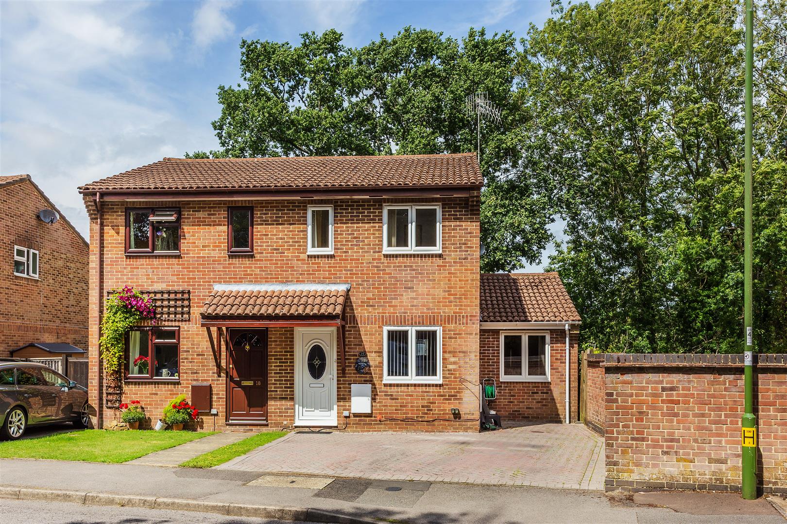 Puttocks Close, Hammer, Haslemere Clarke Gammon