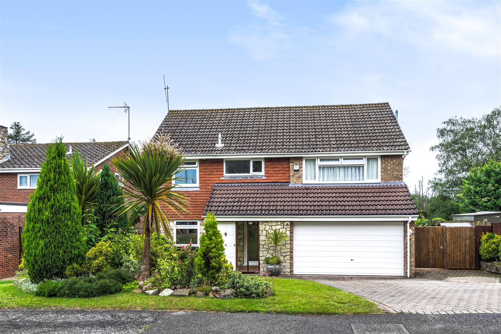 Chestnut Close, Liphook Clarke Gammon