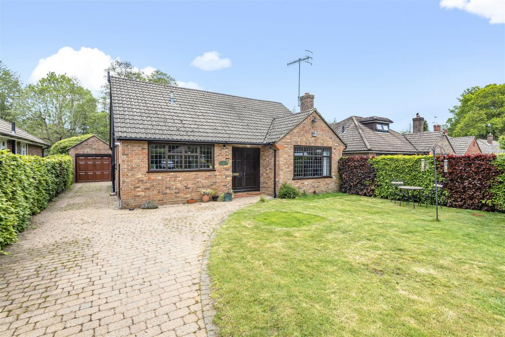 Linersh Drive, Bramley, Guildford Clarke Gammon