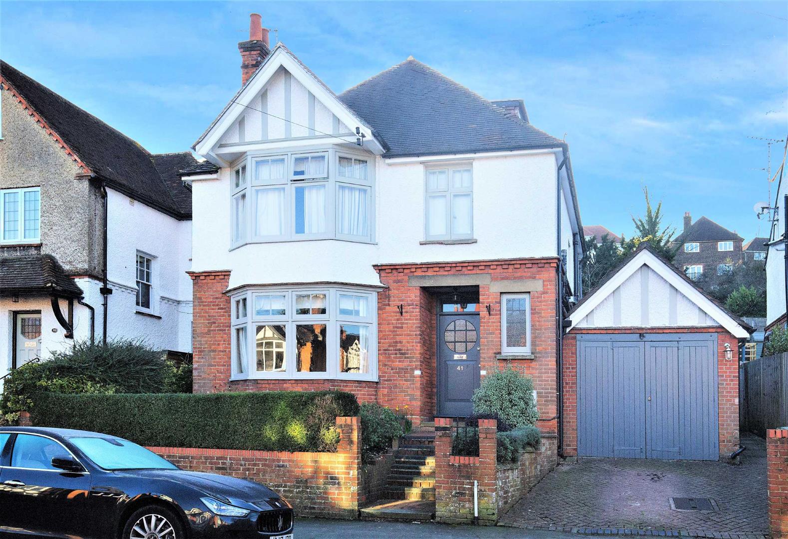 Wodeland Avenue, Guildford Clarke Gammon