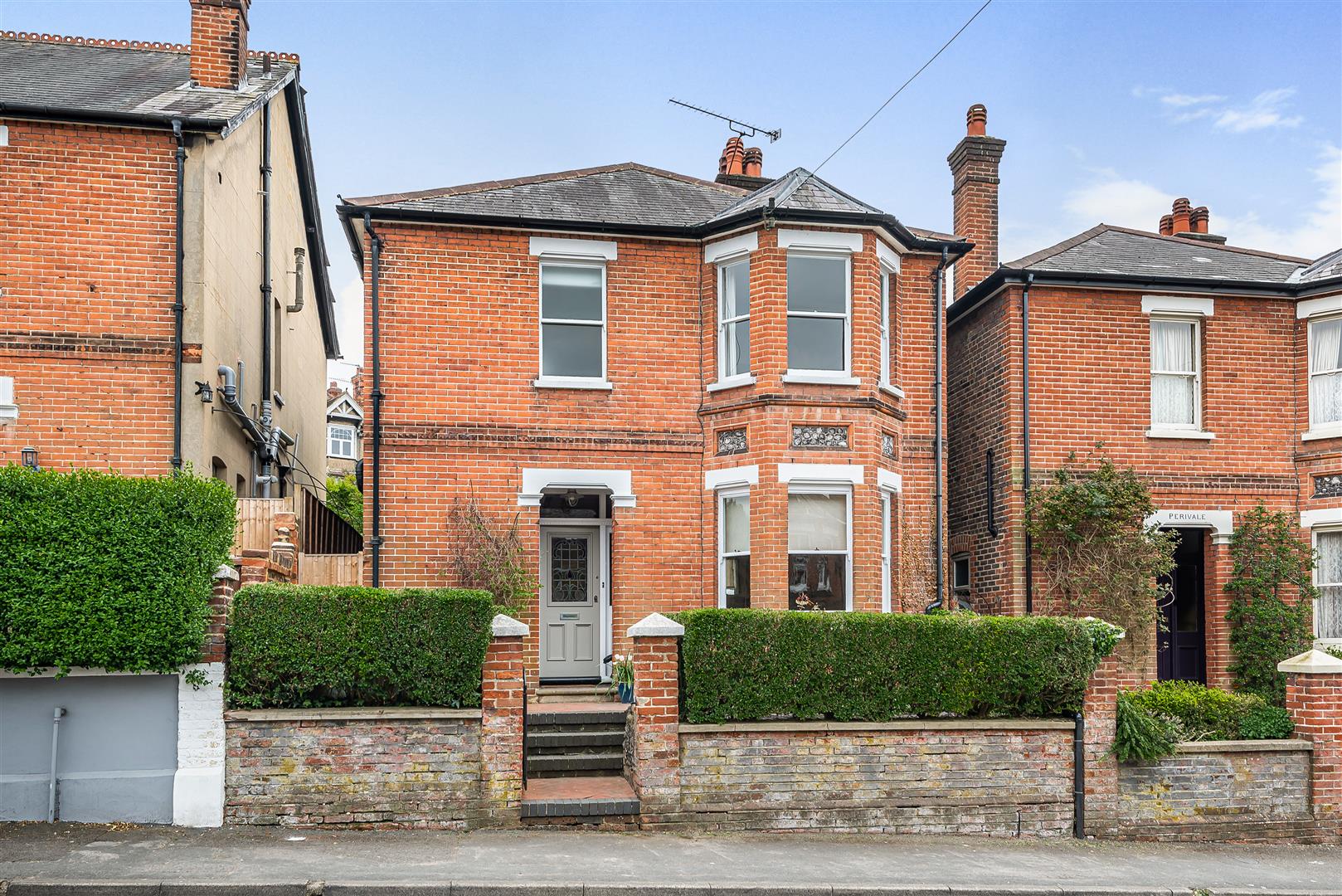 Wodeland Avenue, Guildford Clarke Gammon