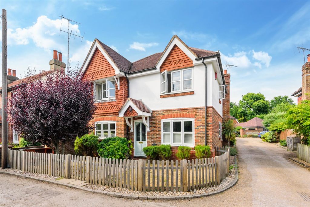 Beacon View Road, Elstead, Godalming