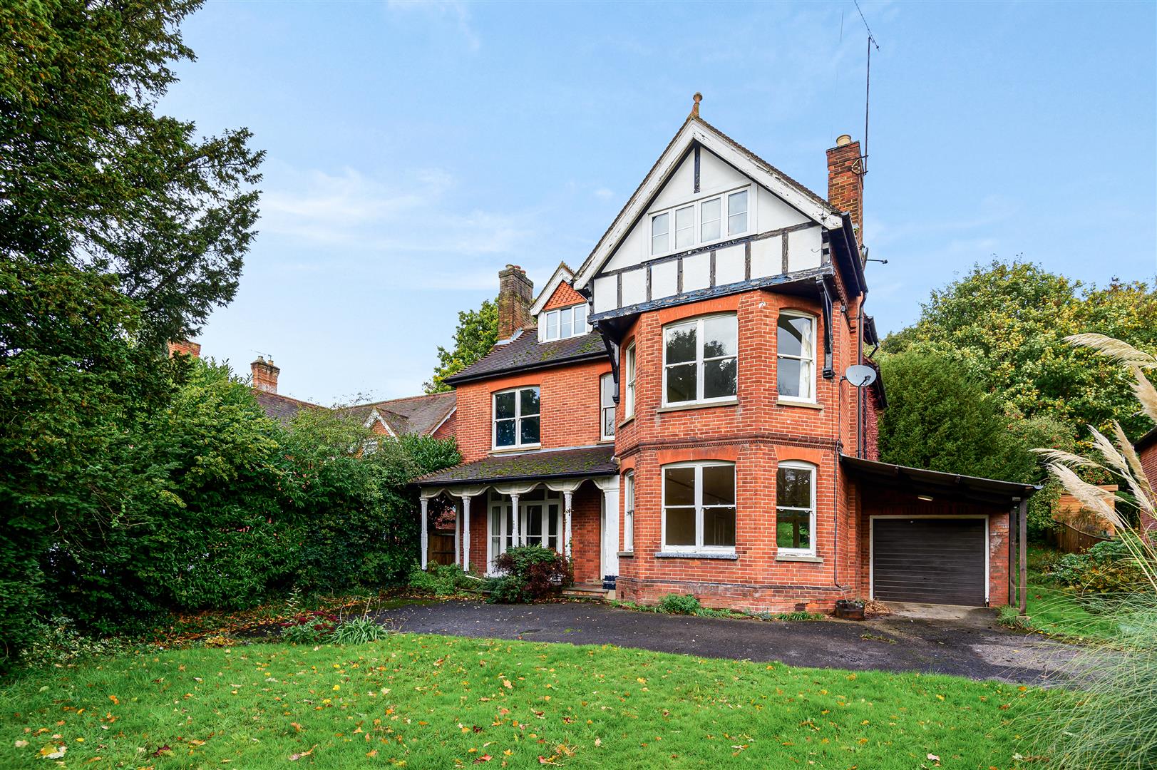 Peperharow Road, Godalming Clarke Gammon