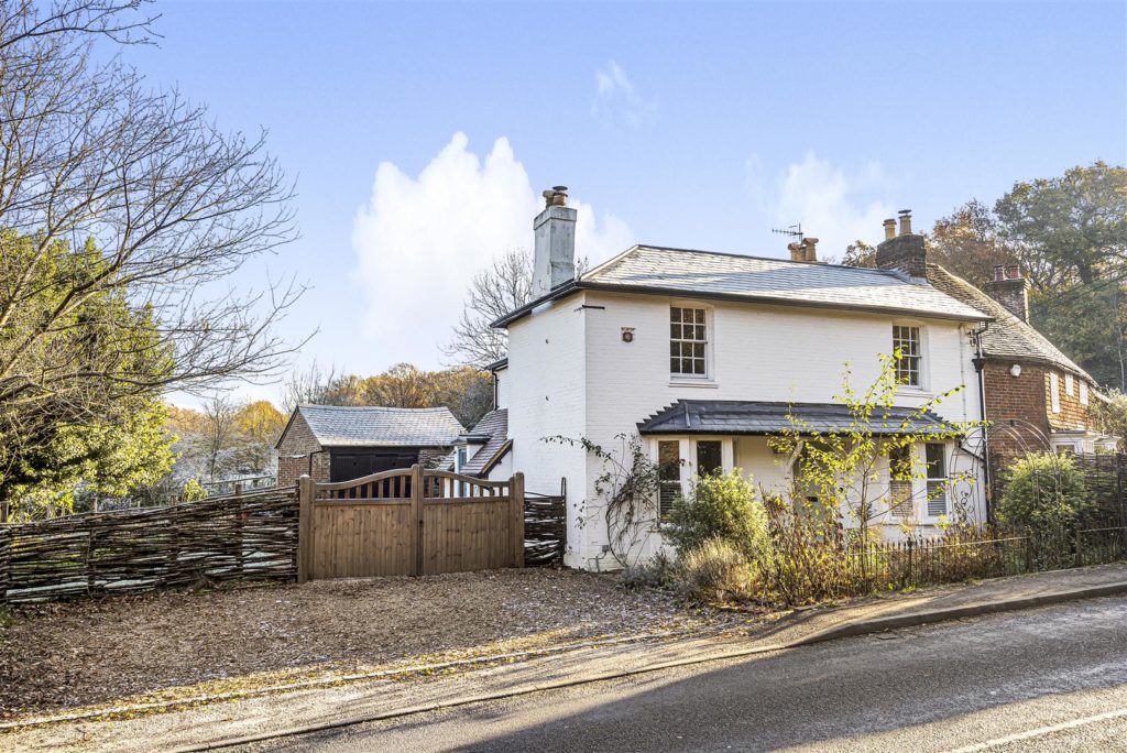 Petworth Road, Chiddingfold