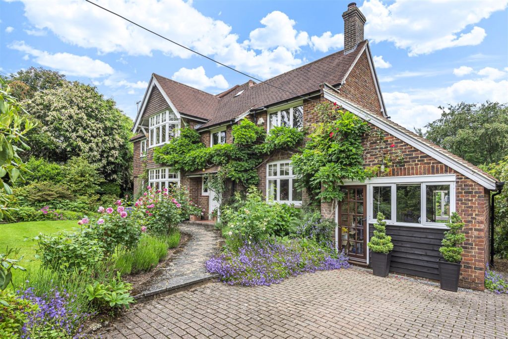 Holdfast Lane, Haslemere