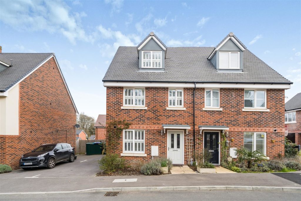 Brickwork Avenue, Liphook