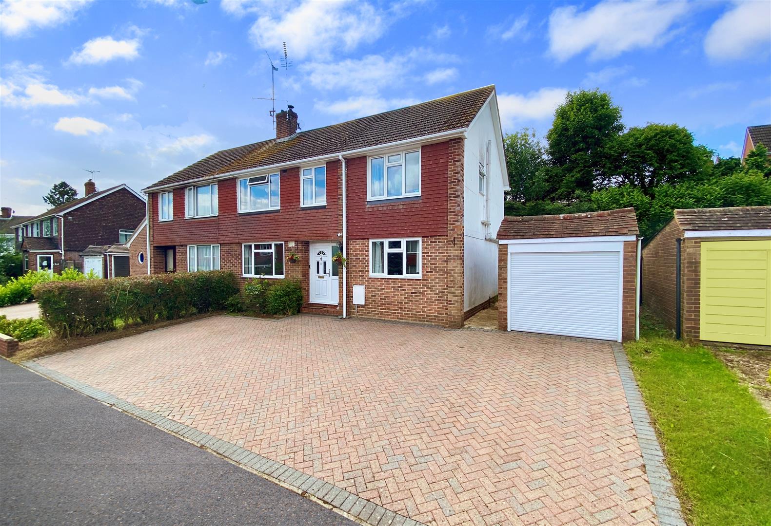 Chiltlee Close, Liphook Clarke Gammon