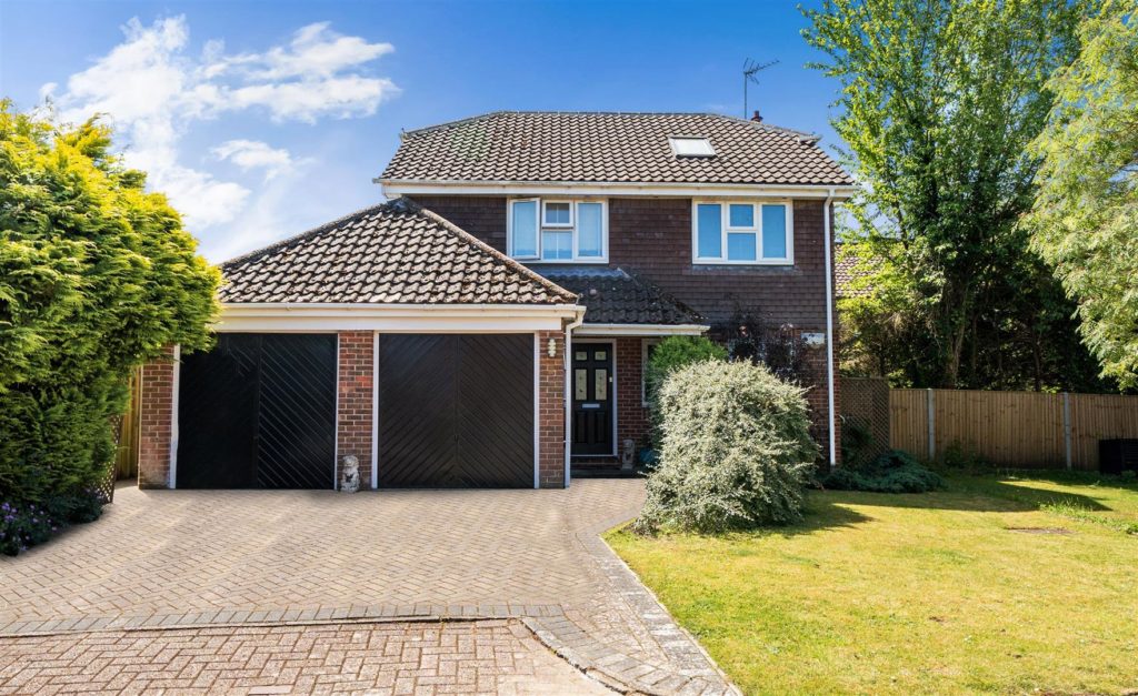 Longmoor Drive, Liphook