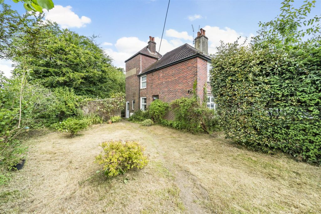Tower Close, Liphook