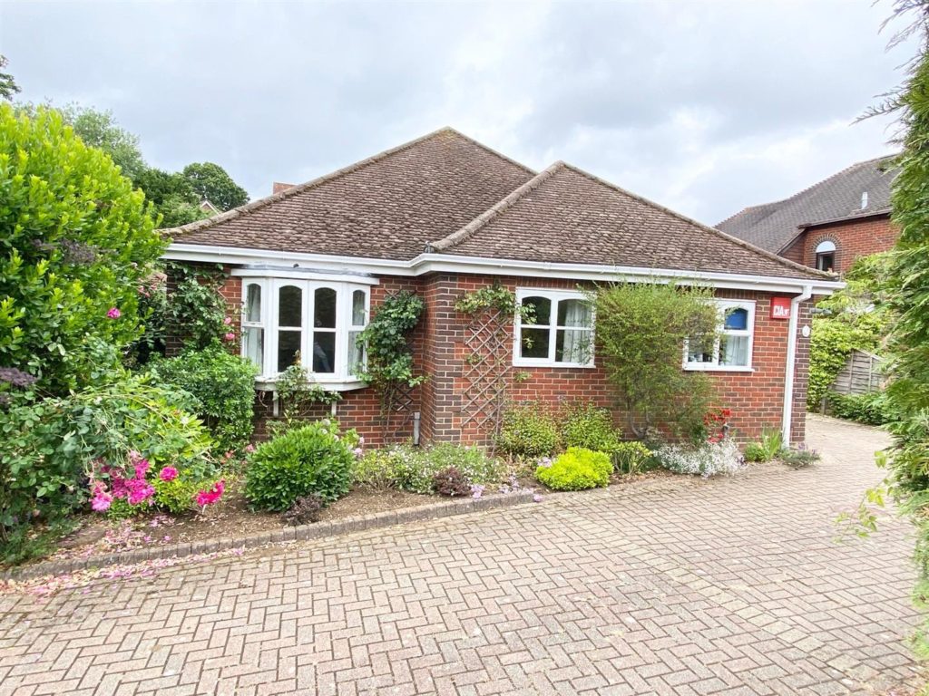 Cherrylands Close, Fernhurst