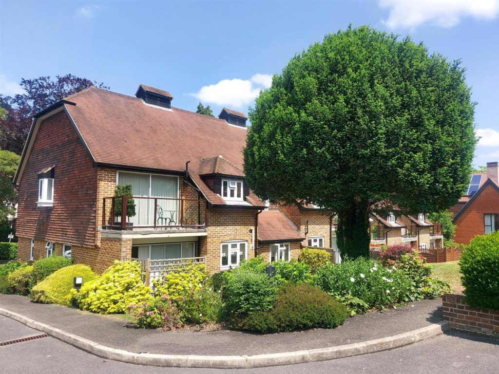 The Piccards, Chestnut Avenue, Guildford