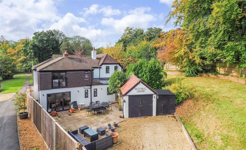 London Road, Liphook
