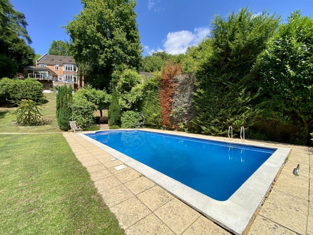 Farnham Lane, Haslemere