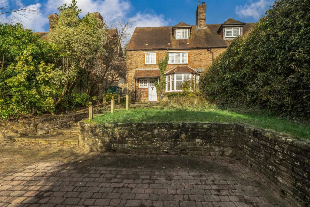 Tanners Lane, Haslemere