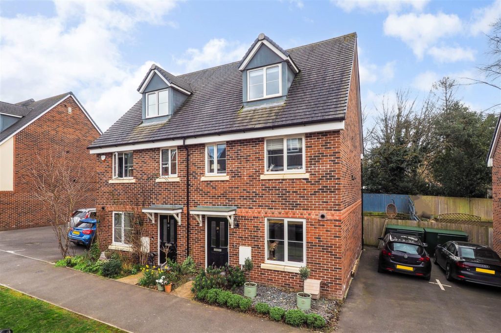 Brickwork Avenue, Liphook
