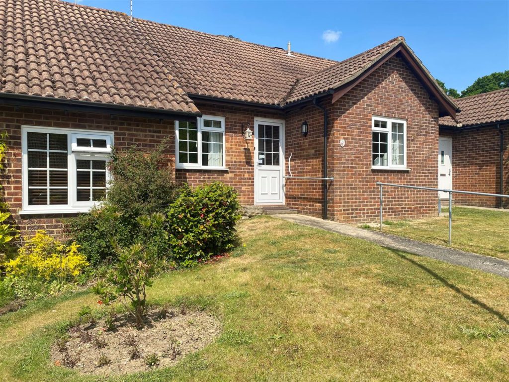 Lark Rise, Liphook