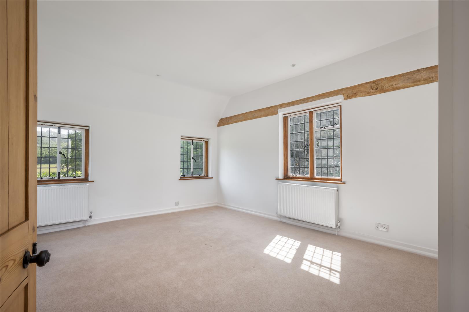 Ponds Lane, Shere, Guildford - Photo 15