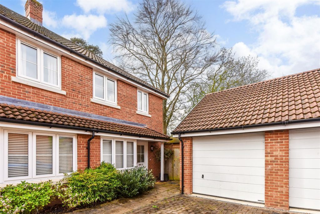 Rudgard Way, Liphook