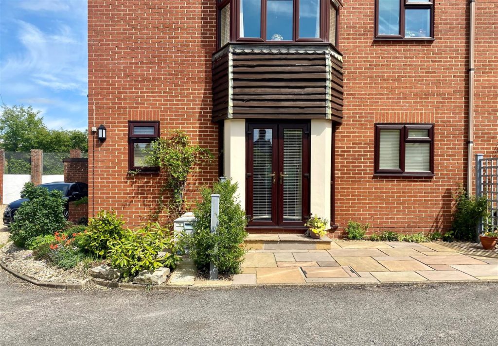 Dunlin House,  Midhurst Road, Liphook