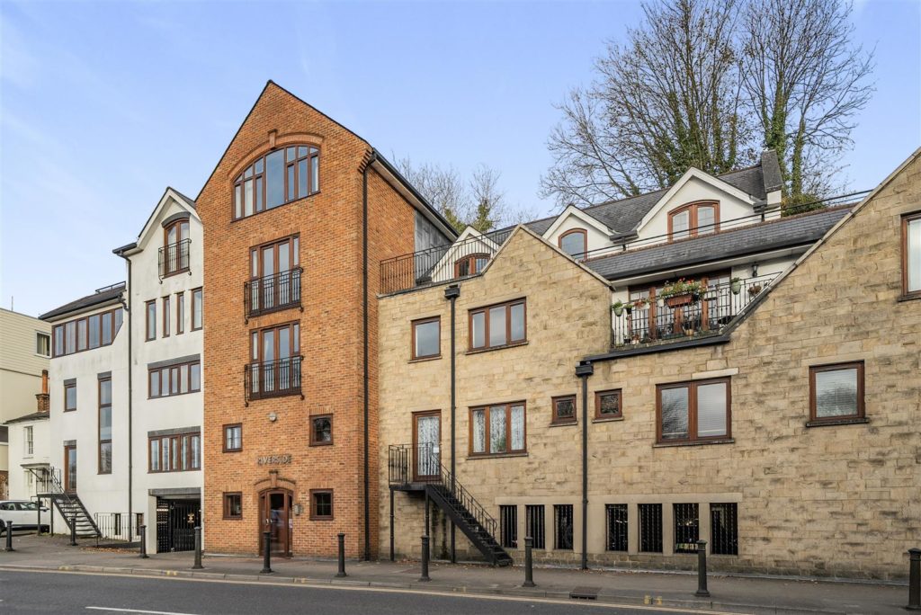 Riverside, Millbrook, Guildford