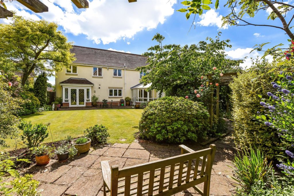 Canada Way, Liphook