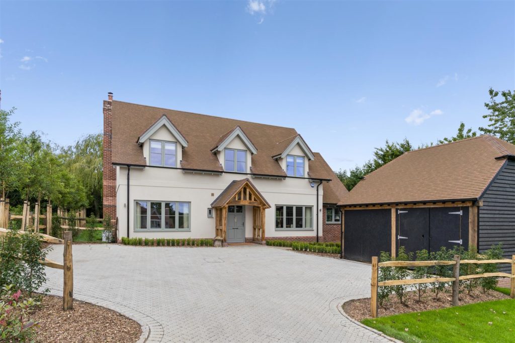 Farndon Close, Chiddingfold