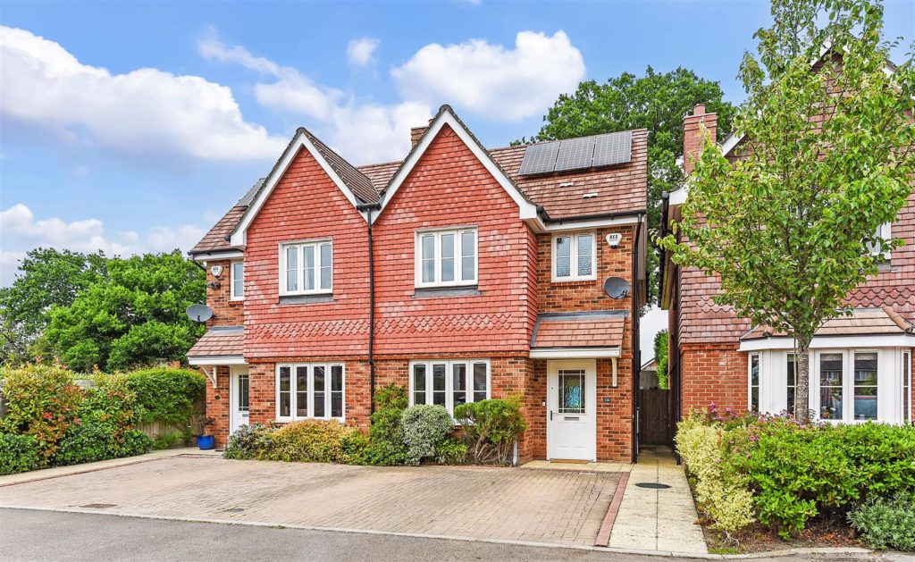 Orchard Farm Close, Liphook