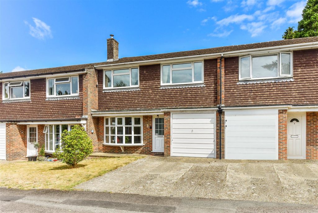 Court Close, Liphook
