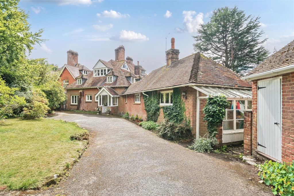 Farnham Lane, Haslemere