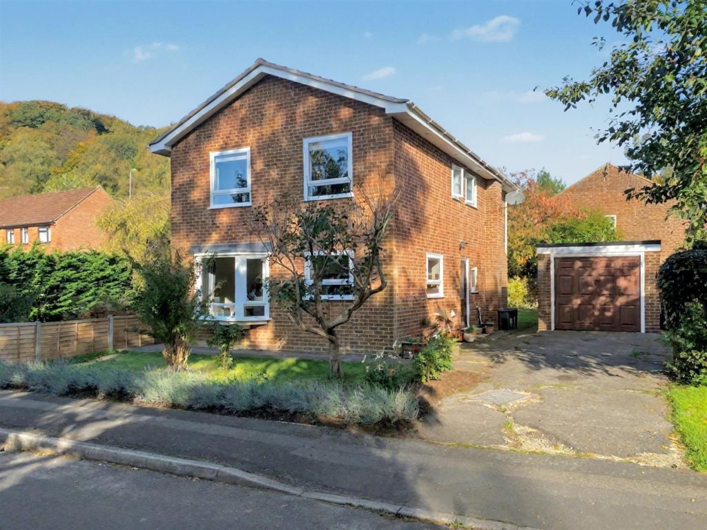 Dolphin Close, Haslemere