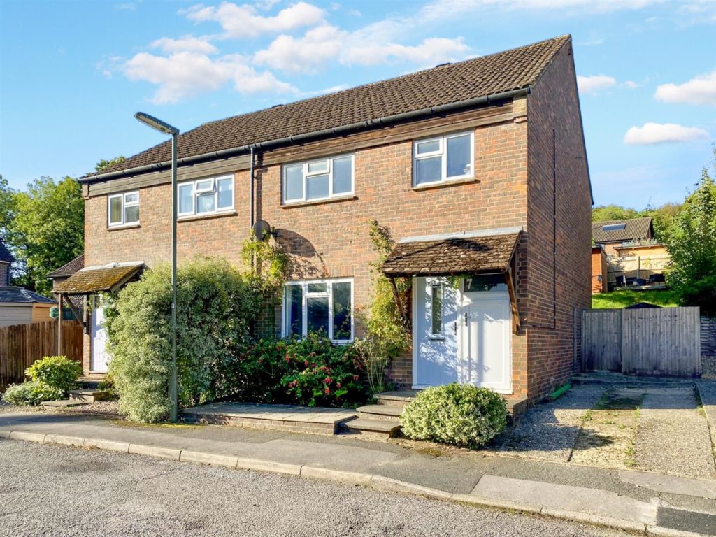Williamson Close, Grayswood, Haslemere