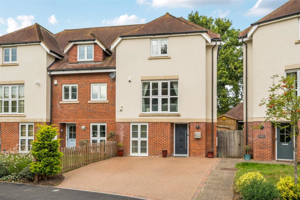 Oak Tree Drive, Guildford