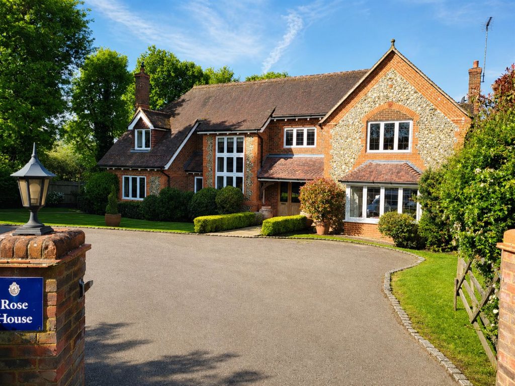 Perry Hill, Worplesdon, Guildford