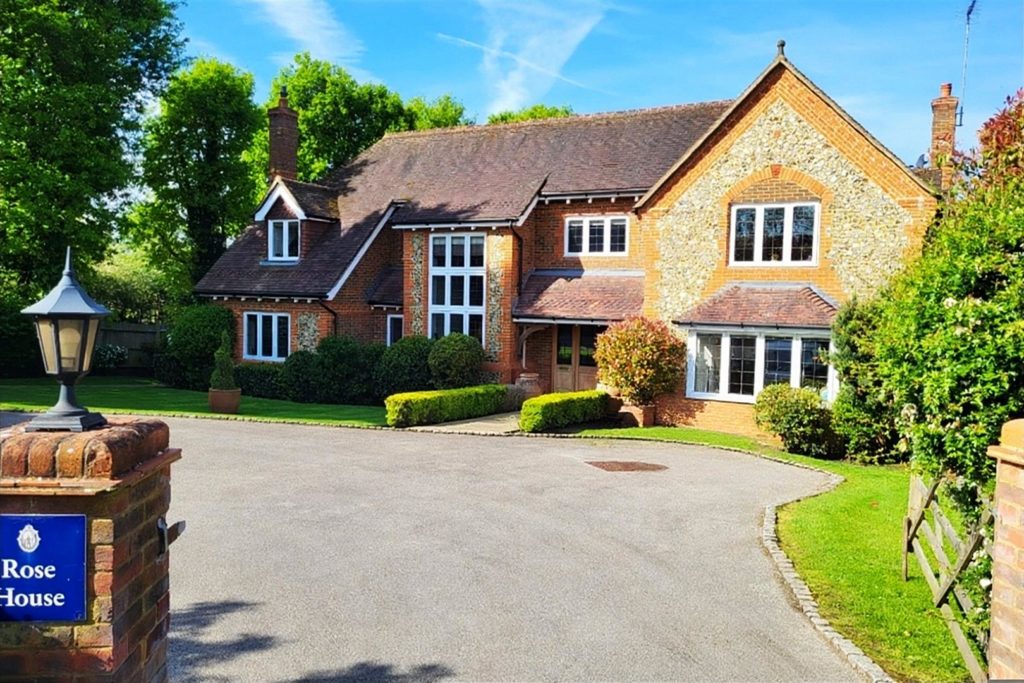 Perry Hill, Worplesdon, Guildford