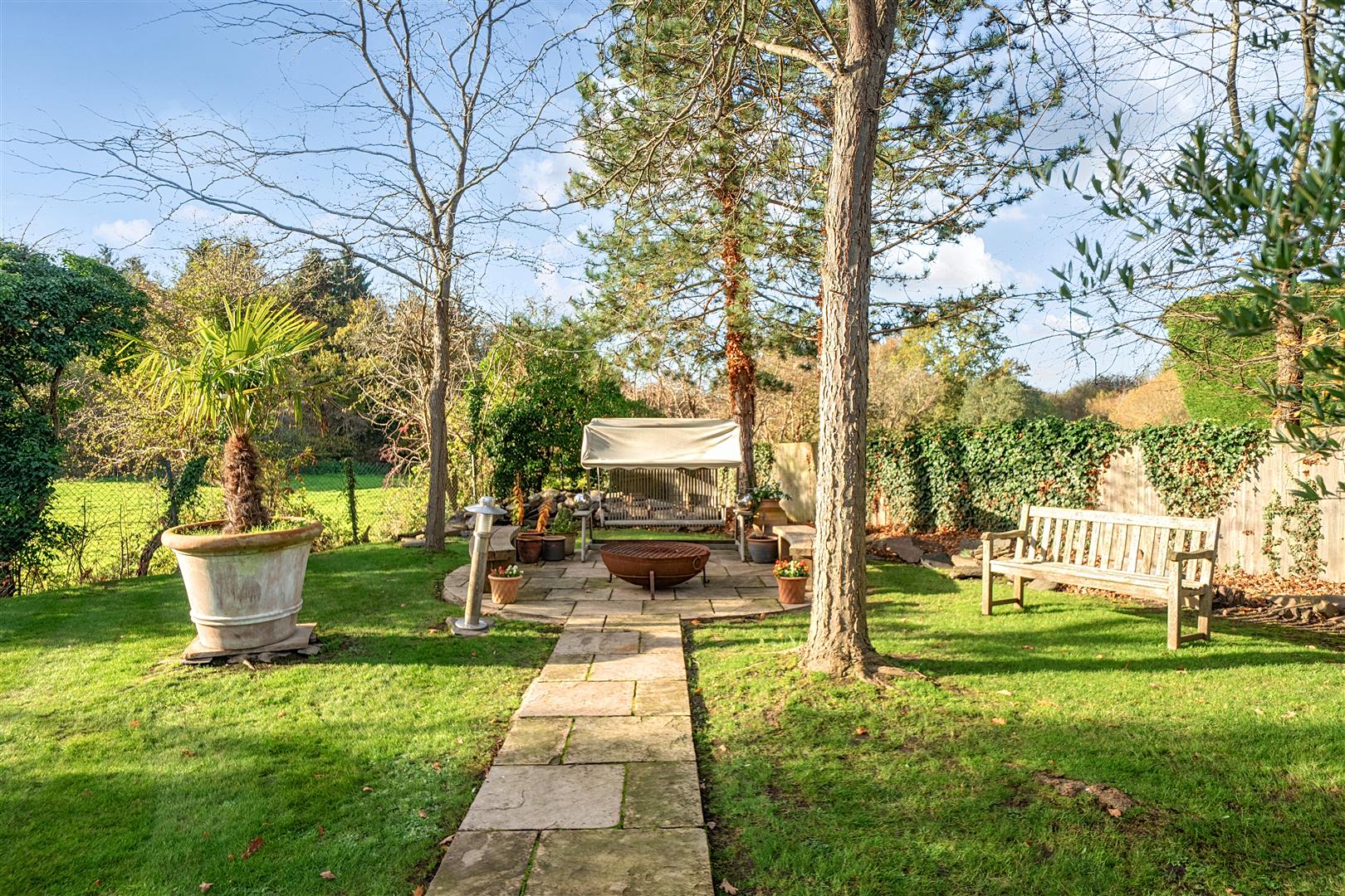 Perry Hill, Worplesdon, Guildford - Photo 33