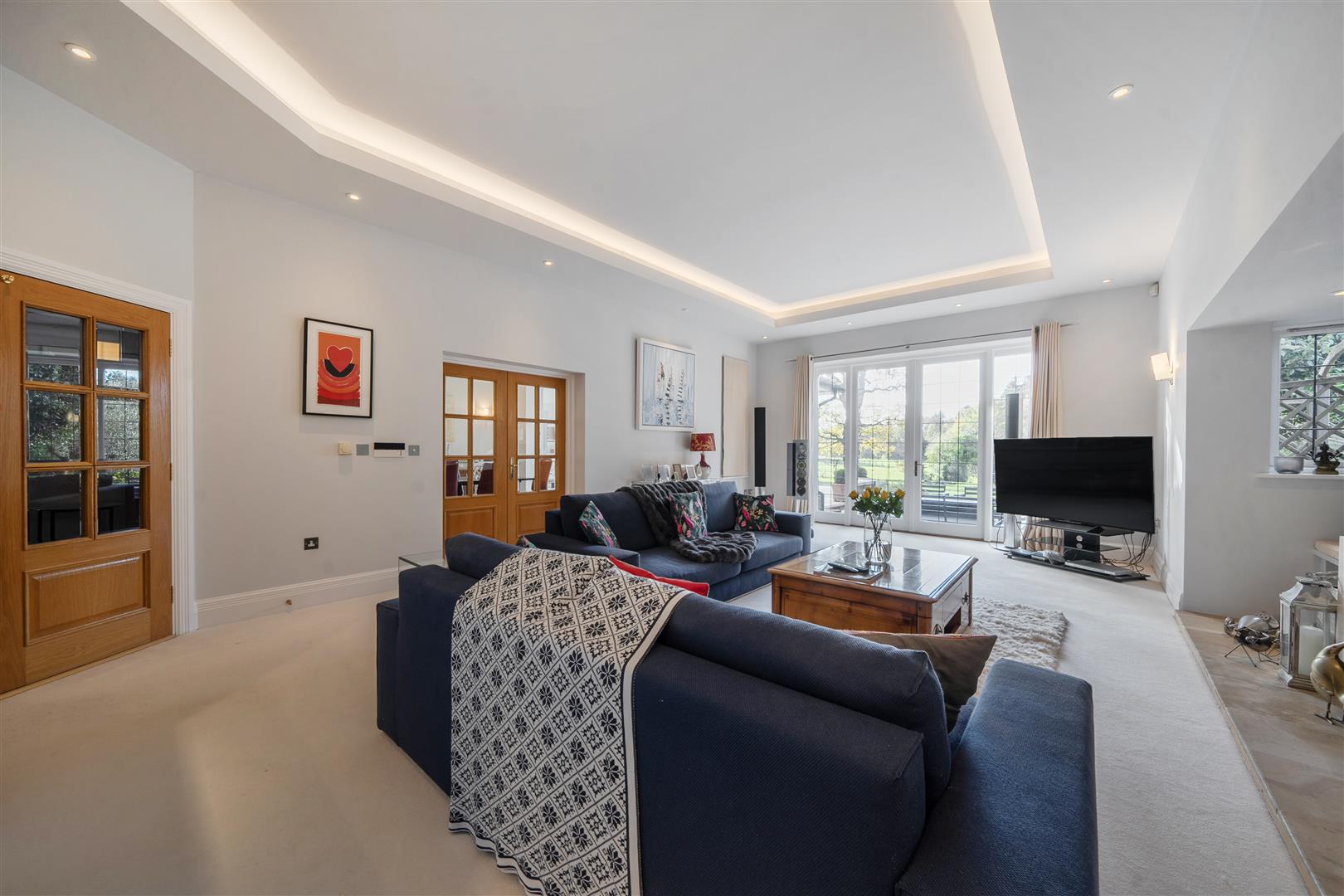 Perry Hill, Worplesdon, Guildford - Photo 8