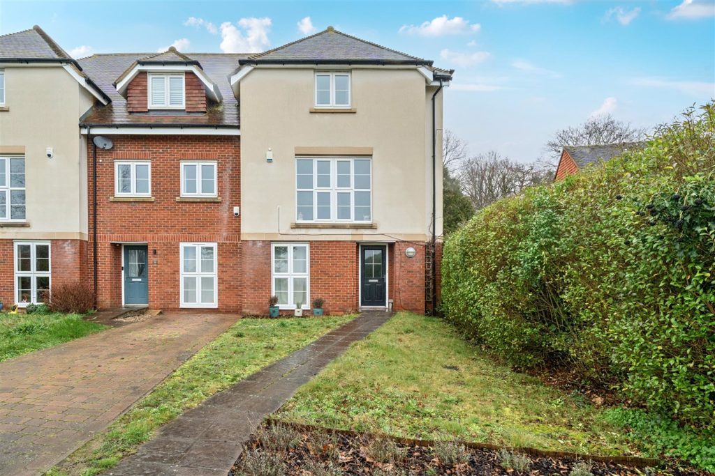 Oak Tree Drive, Guildford