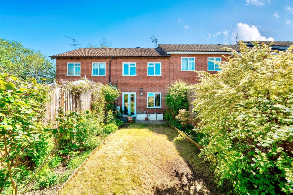 Hurst Close, Liphook