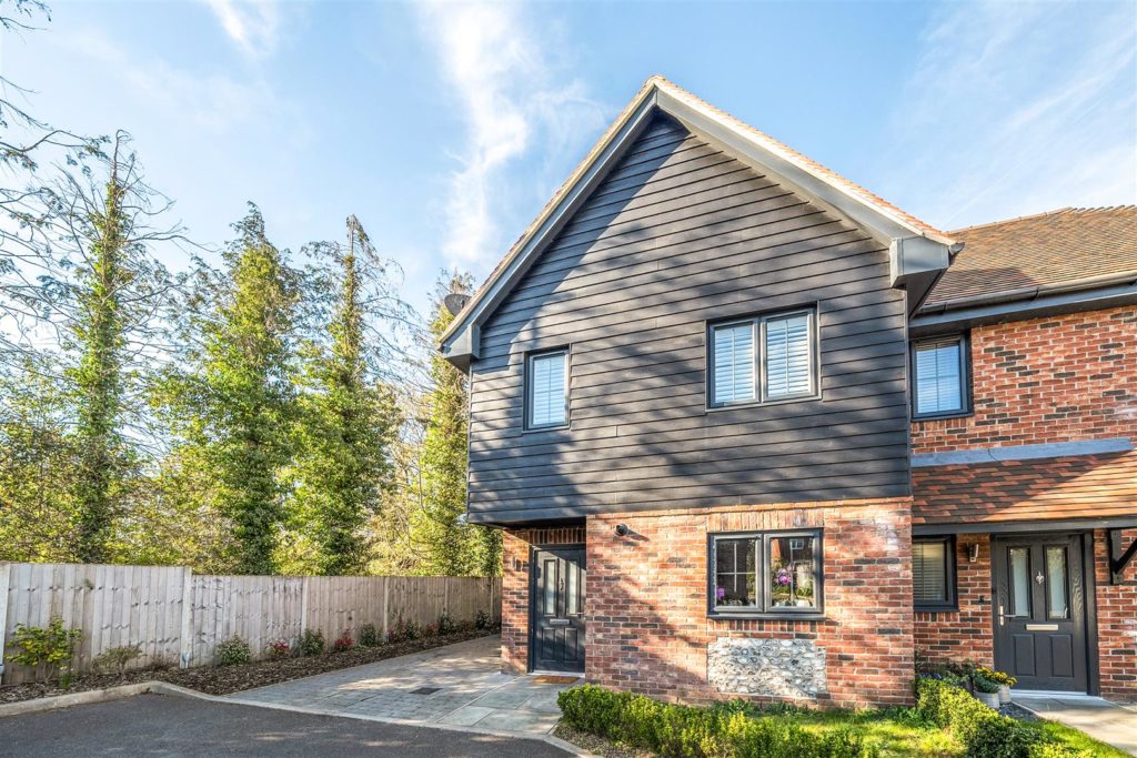 Hunterswood, Liphook