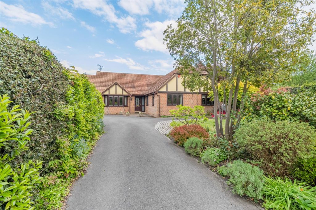 London Road, Liphook