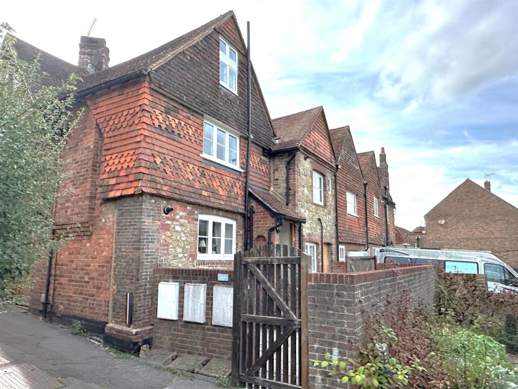Petworth Road, Haslemere