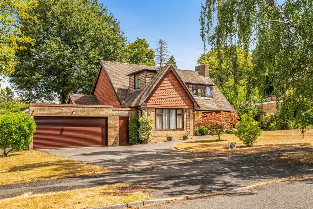 #5 Shepherds Way, Liphook