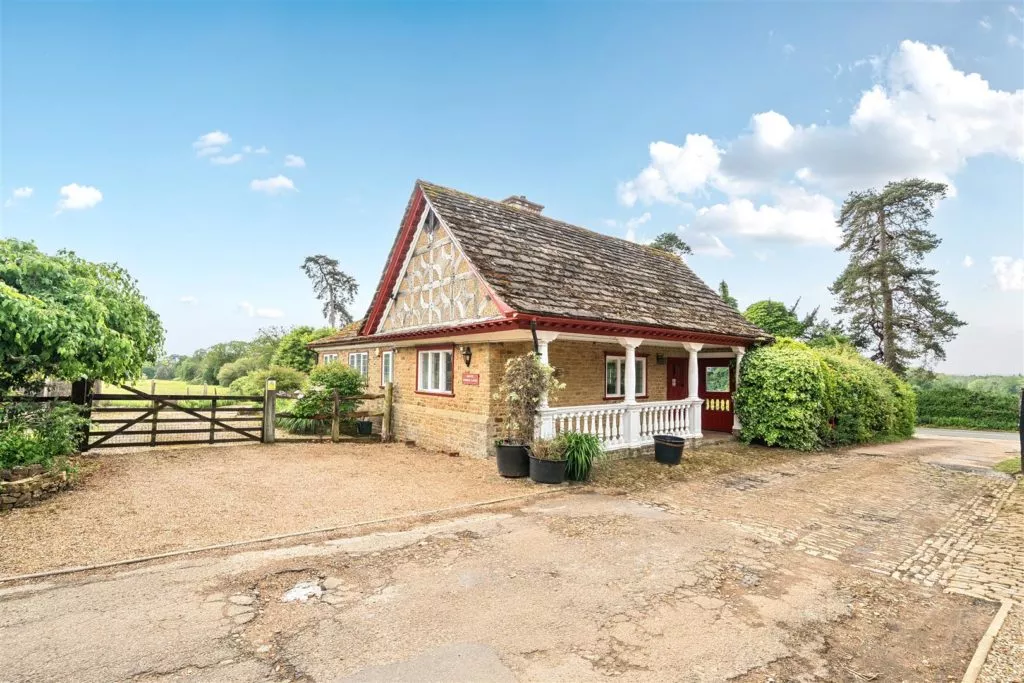 #8 Dunsfold Road, Loxhill, Godalming
