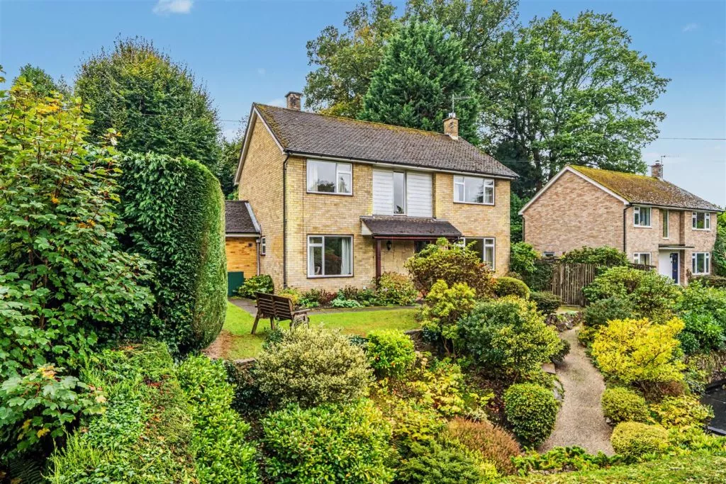 #9 Chiltern Close, Haslemere